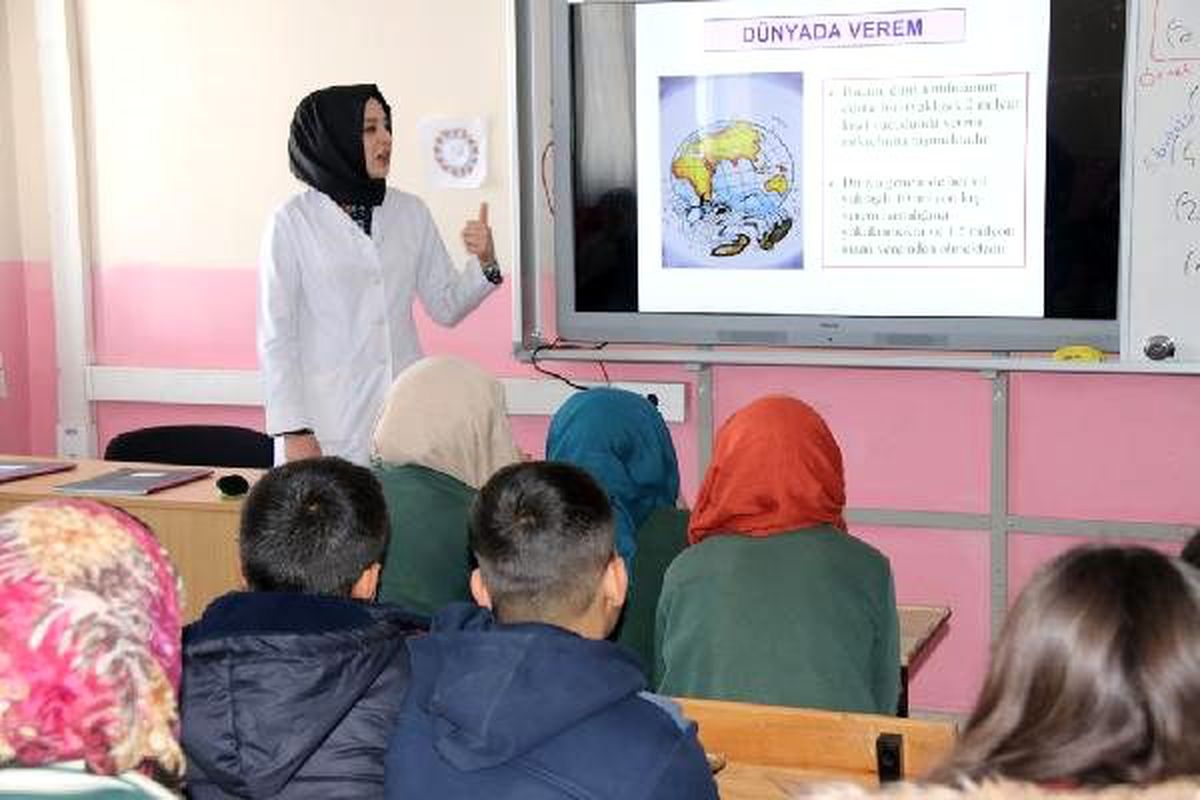 Bitlis\'te köy çocuklarına \'verem\' anlatıldı