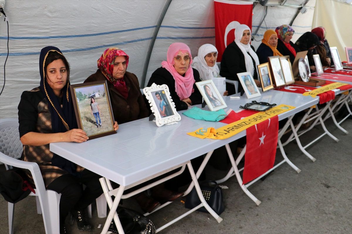 Diyarbakır annelerinin oturma eylemine bir aile daha katıldı