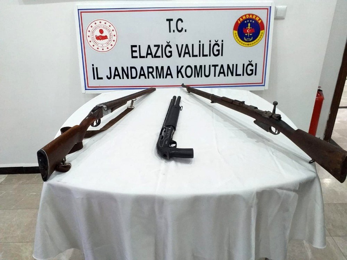 Elazığ\'da jandarma, biri keskin nişancı tüfeği 3 silah ele geçirdi