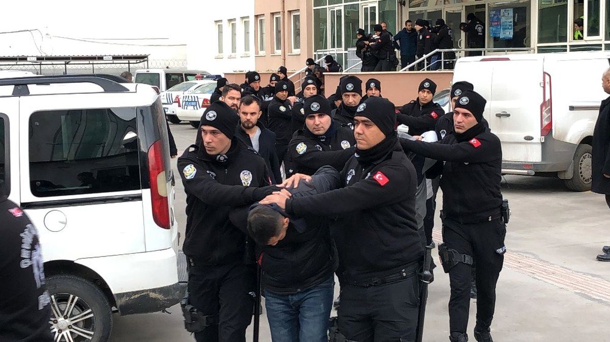 Hatay\'da 800 polisle uyuşturucu operasyonu