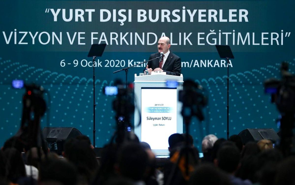 İçişleri Bakanı Soylu: "İdlib\'den 300 bini aşkın insan son 1 ayda yerinden edildi"