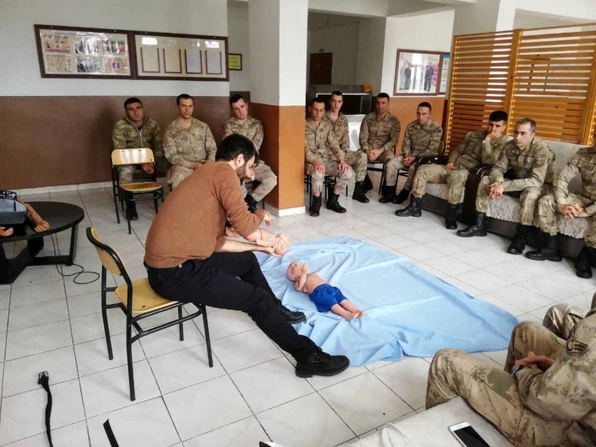 Jandarma ve polise ilk yardım eğitimi verildi