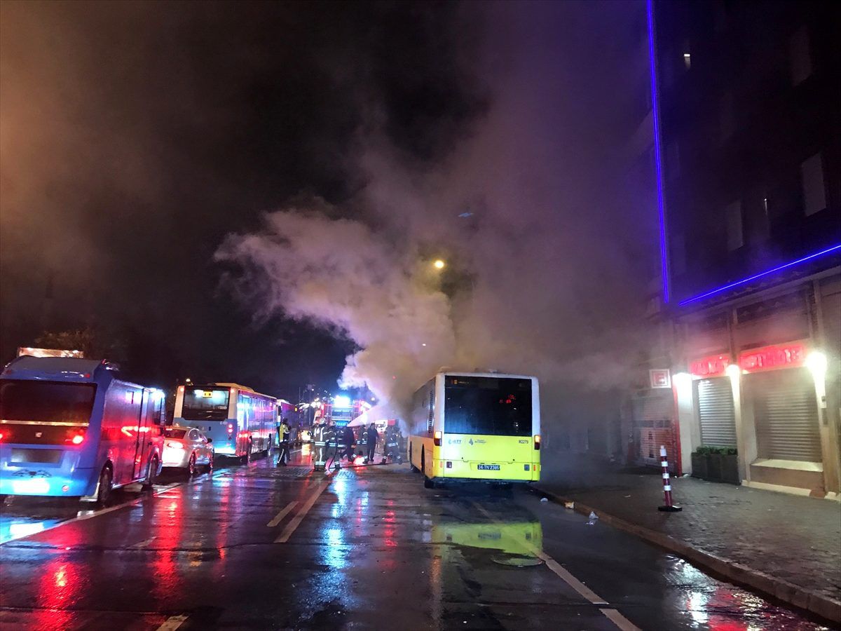 Kadıköy\'de İETT otobüsünde yangın çıktı