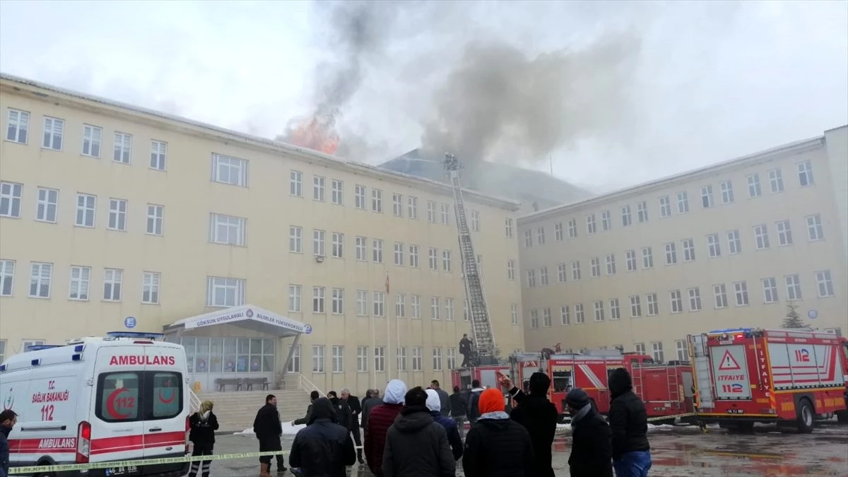Kahramanmaraş\'ta Göksun Meslek Yüksekokulu\'nda yangın çıktı