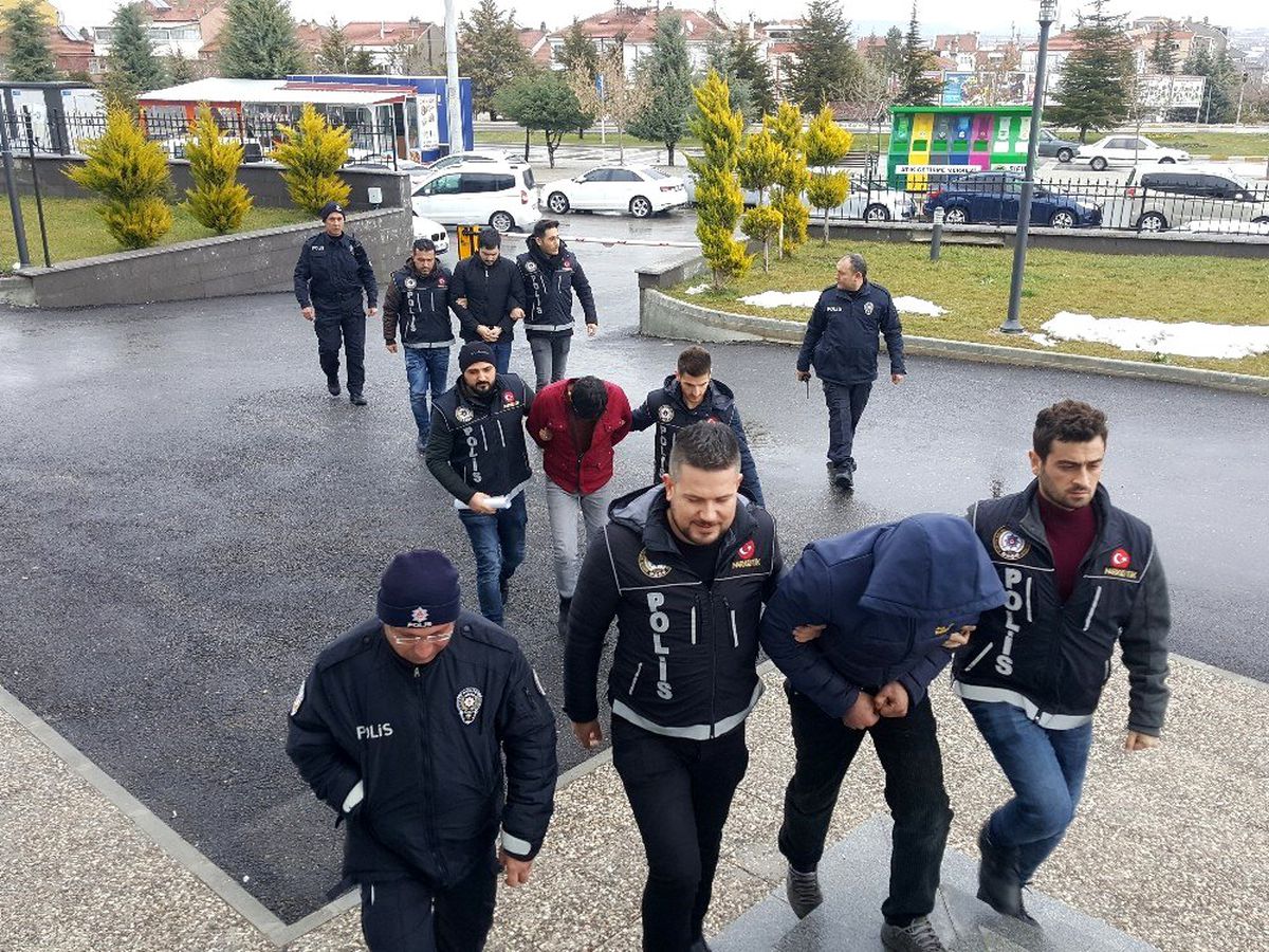 Karaman\'da uyuşturucudan gözaltına alınan 3 kişi tutuklandı