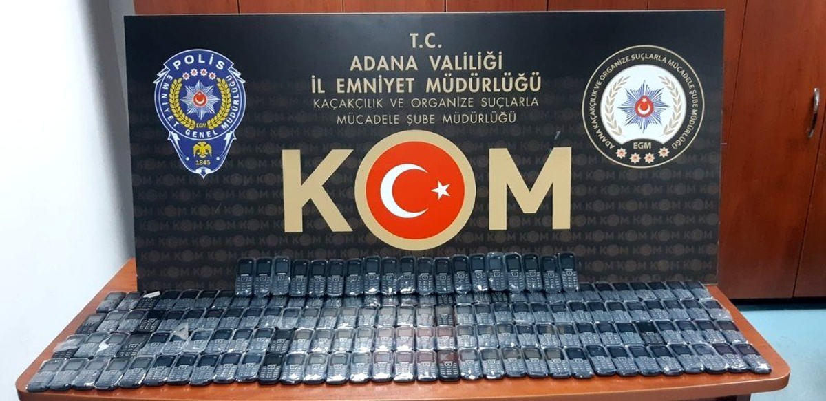 Kargoyla kaçak cep telefonu sevkiyatına polis engeli