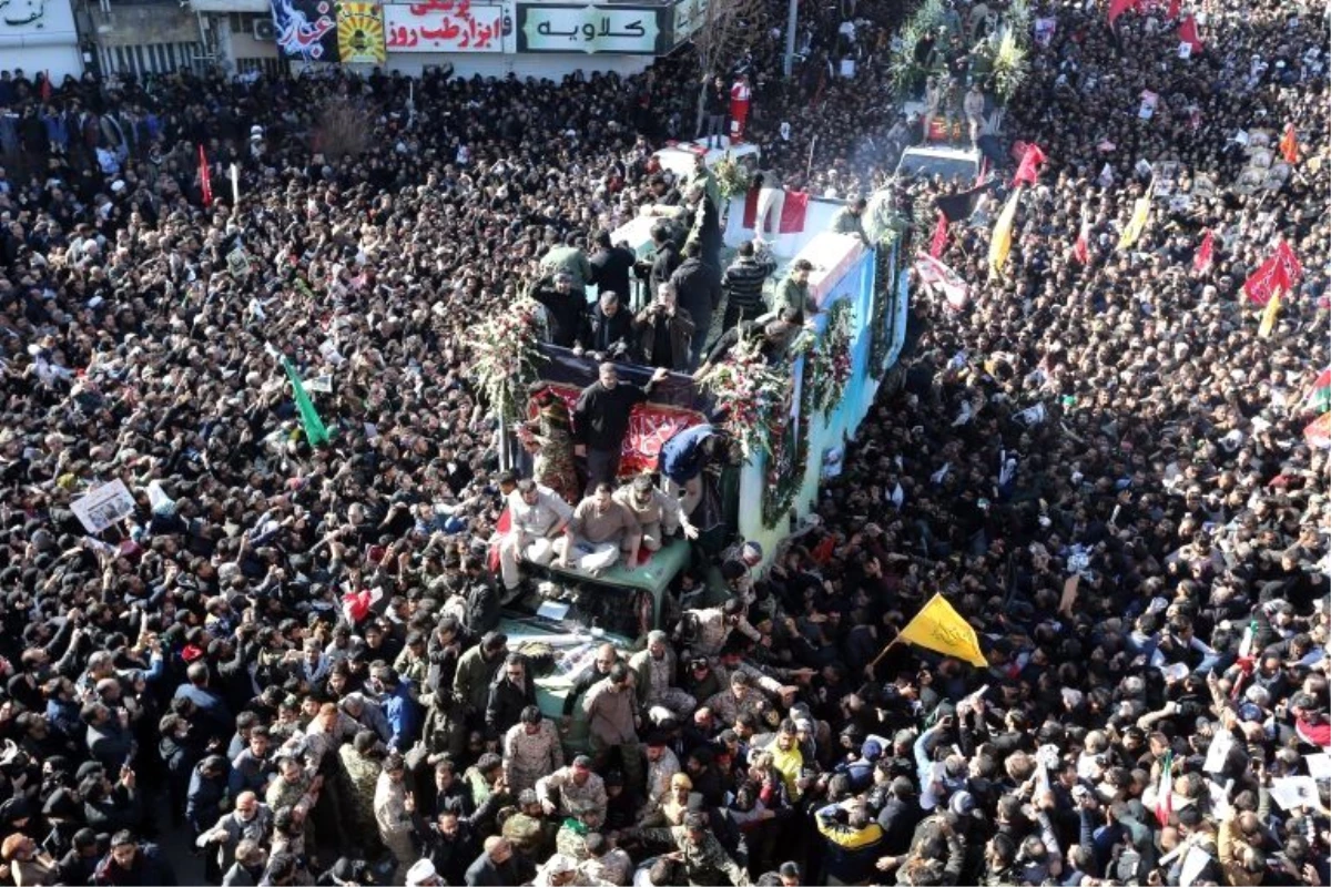 Kasım Süleymani suikastı: Tahran\'daki törene yüz binlerce kişi katılıyor