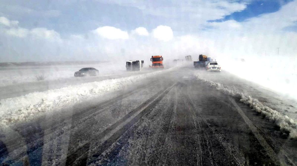 Kayseri\'de yolcu otobüsü devrildi: 14 yaralı
