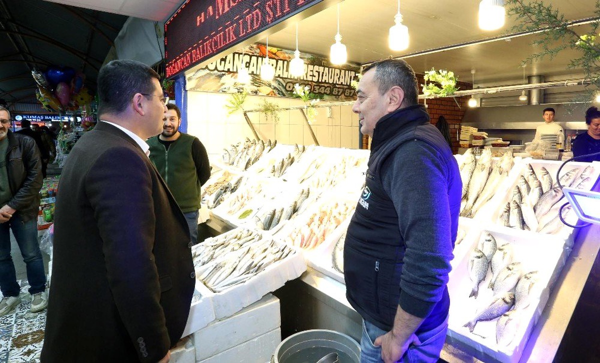 Kepez\'a balıkçılar çarşısı