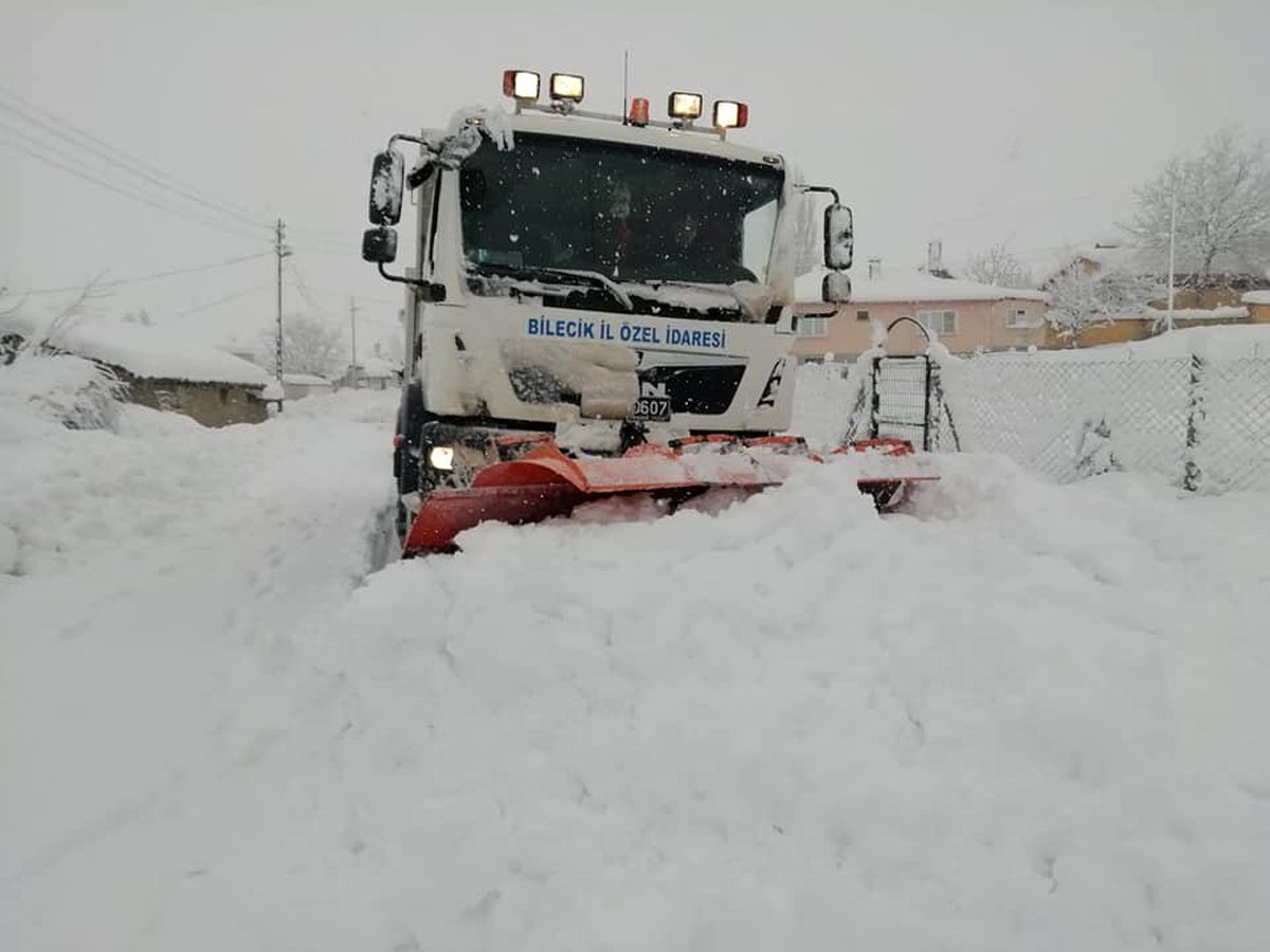 Köy yollarının açılması için seferber oldular
