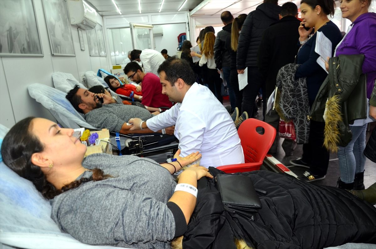 Lösemi hastası arkadaşları için iki günde kök hücre bağışçısı bin kişi buldular