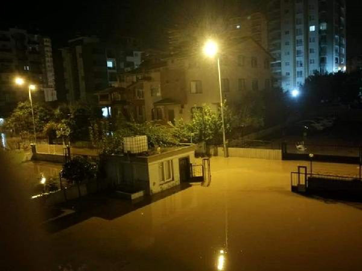 Mersin\'de sağanak etkisini sürdürdü