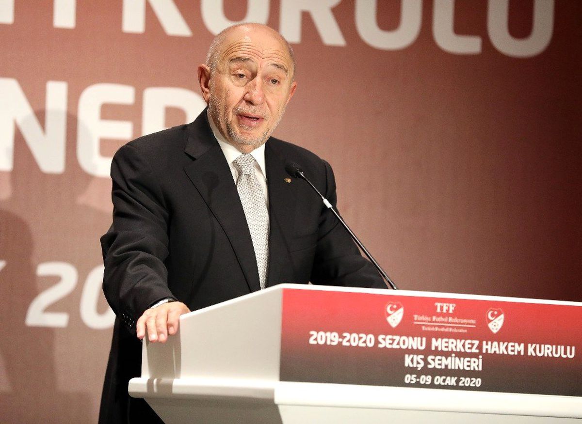 Nihat Özdemir: "Hakemlerimiz ilk yarıda baskı altında iyi performans sergilediler"