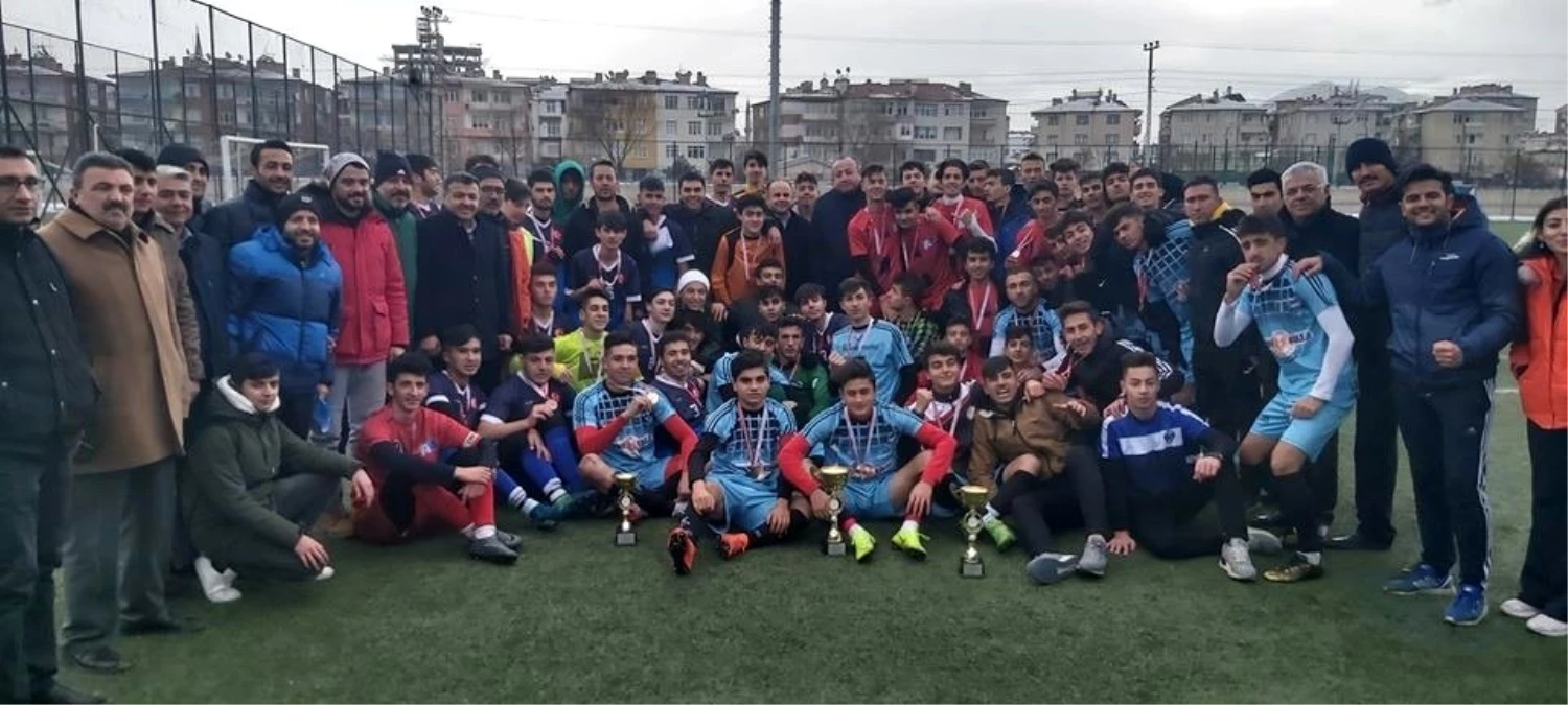 Okullar Arası Genç Erkekler Futbol İl Birinciliği tamamlandı