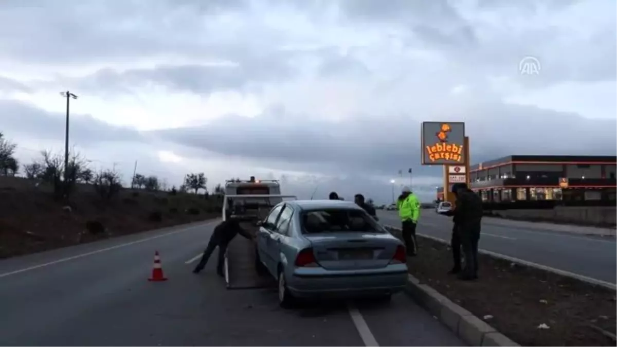 Otomobille hafif ticari araç çarpıştı: 1 ölü, 3 yaralı