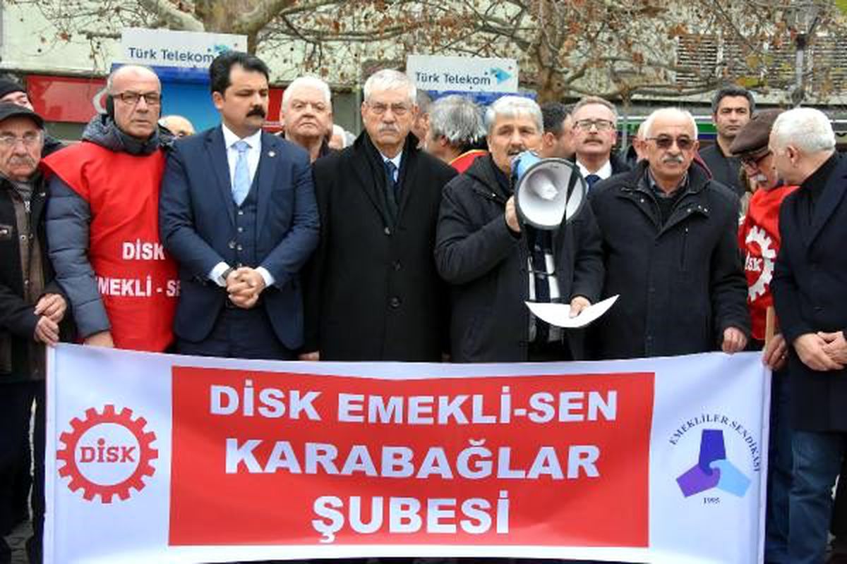 Sen\'den maaş zammı eylemi