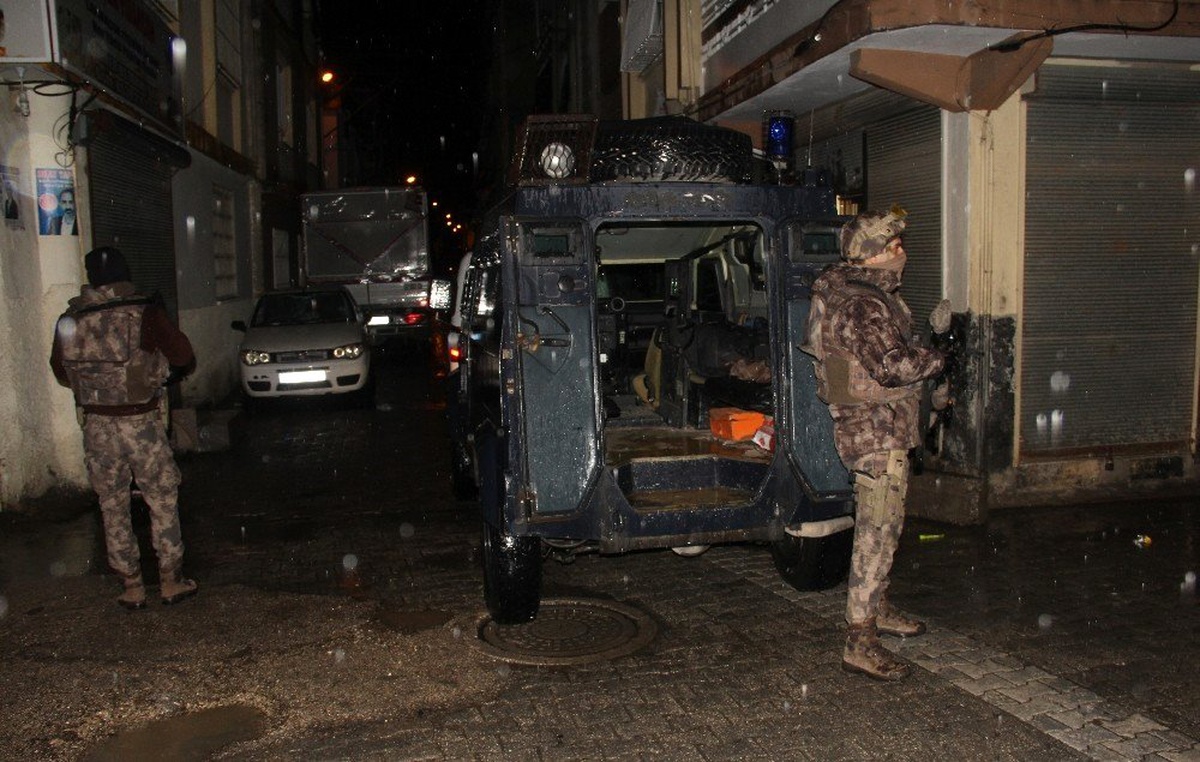 Sosyal medyadan uyuşturucuyu özendirenlere özel harekatlı operasyon