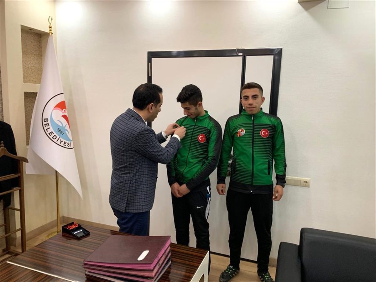 Suruç Belediyesi şampiyon sporcuları ödüllendirdi