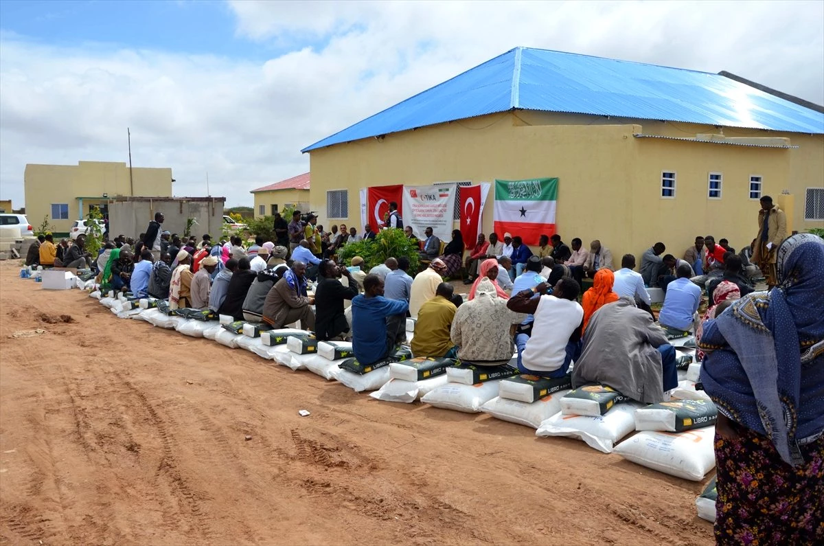 TİKA\'dan Somaliland\'de çiftçilere destek