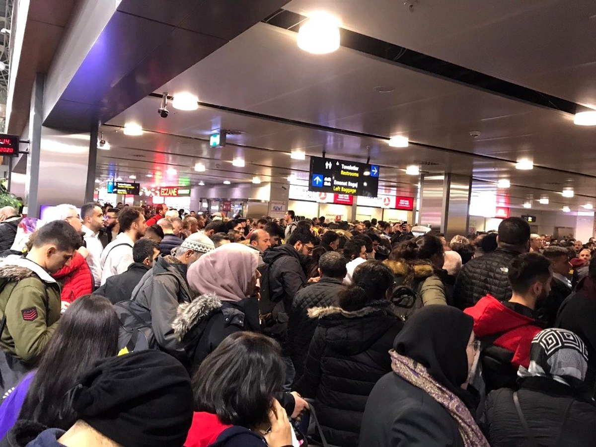 Uçağın pistten çıktığı Sabiha Gökçen\'de yolcu yoğunluğu