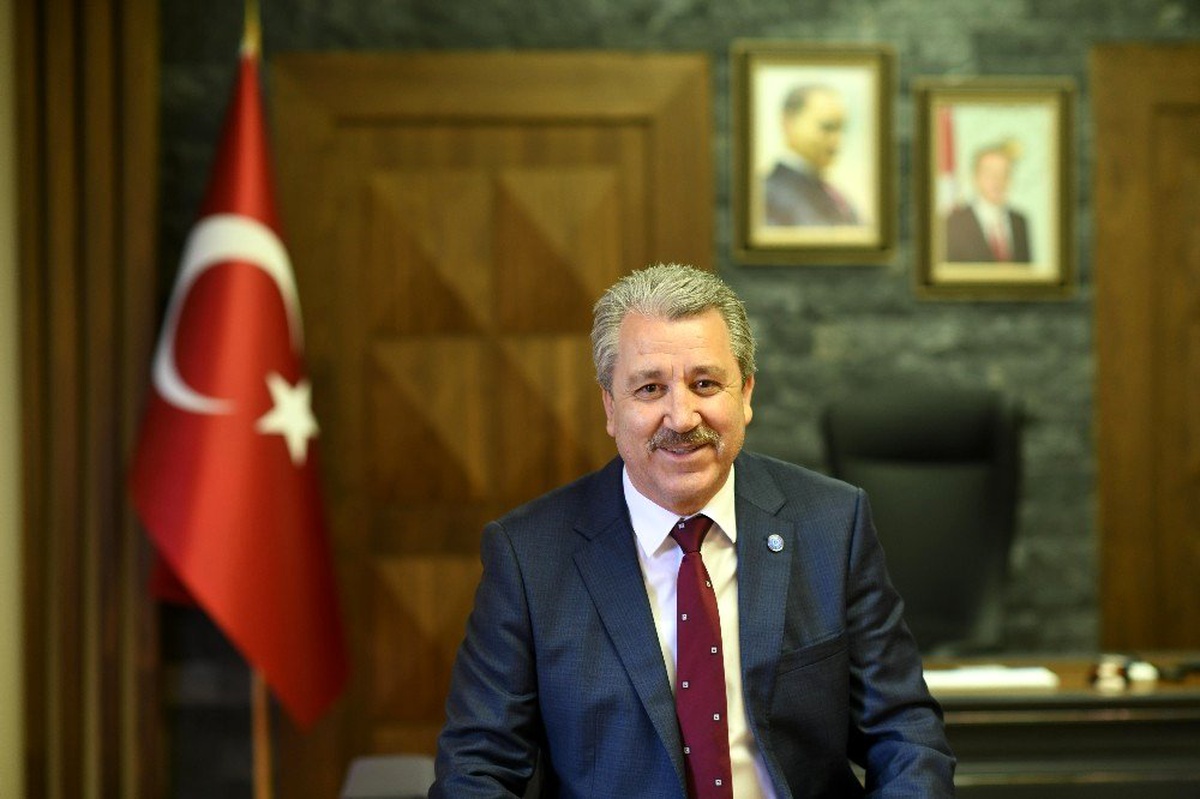 Üniversite öğrencileri İzmir\'deki büyük fuarda iş dünyasıyla buluşacak