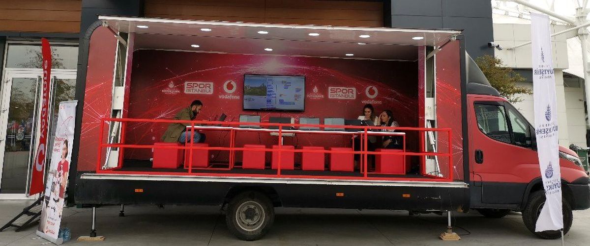 Vodafone Kodlama Minibüsü, 11 Ocak\'ta İstanbul turuna çıkıyor