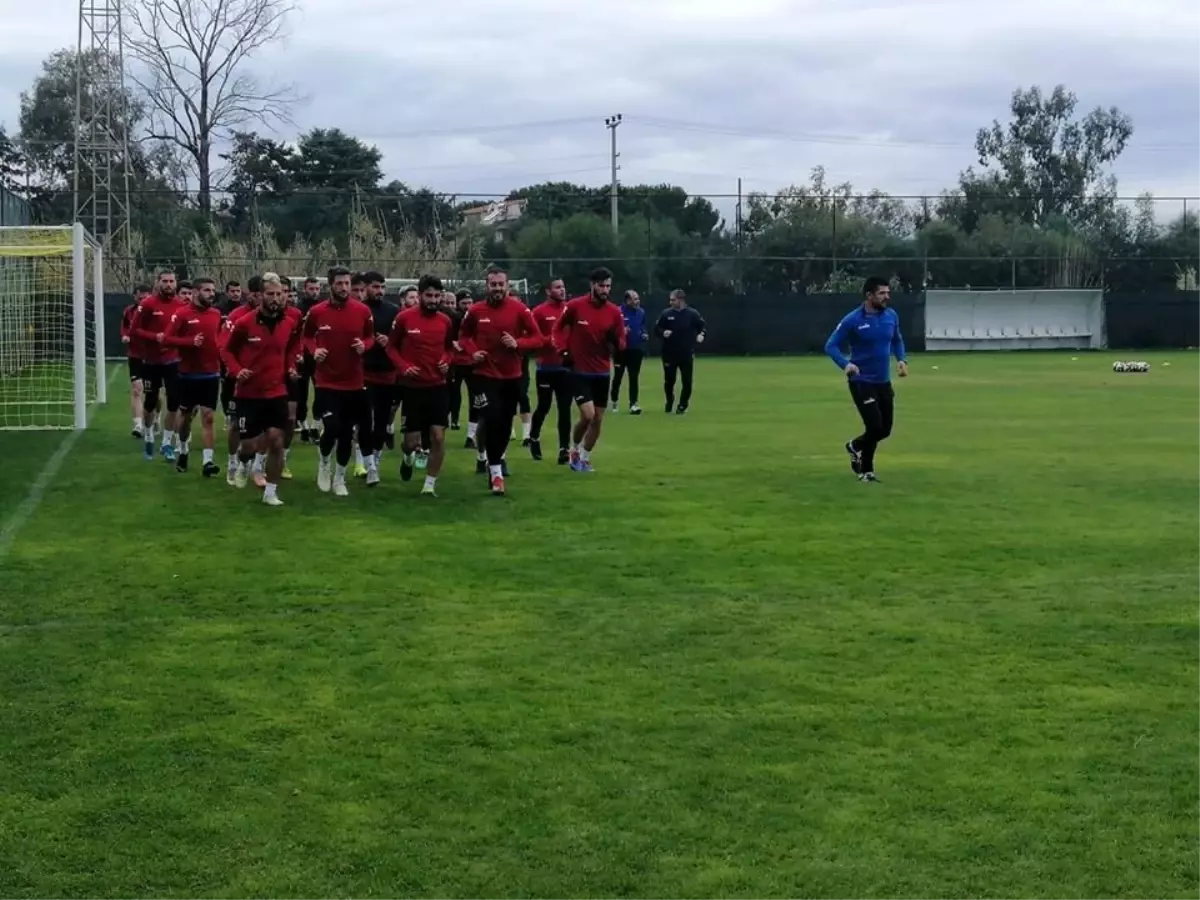 Yeşilyurt Belediyespor\'da Gülerce takımının başında ilk çalışmaya çıktı