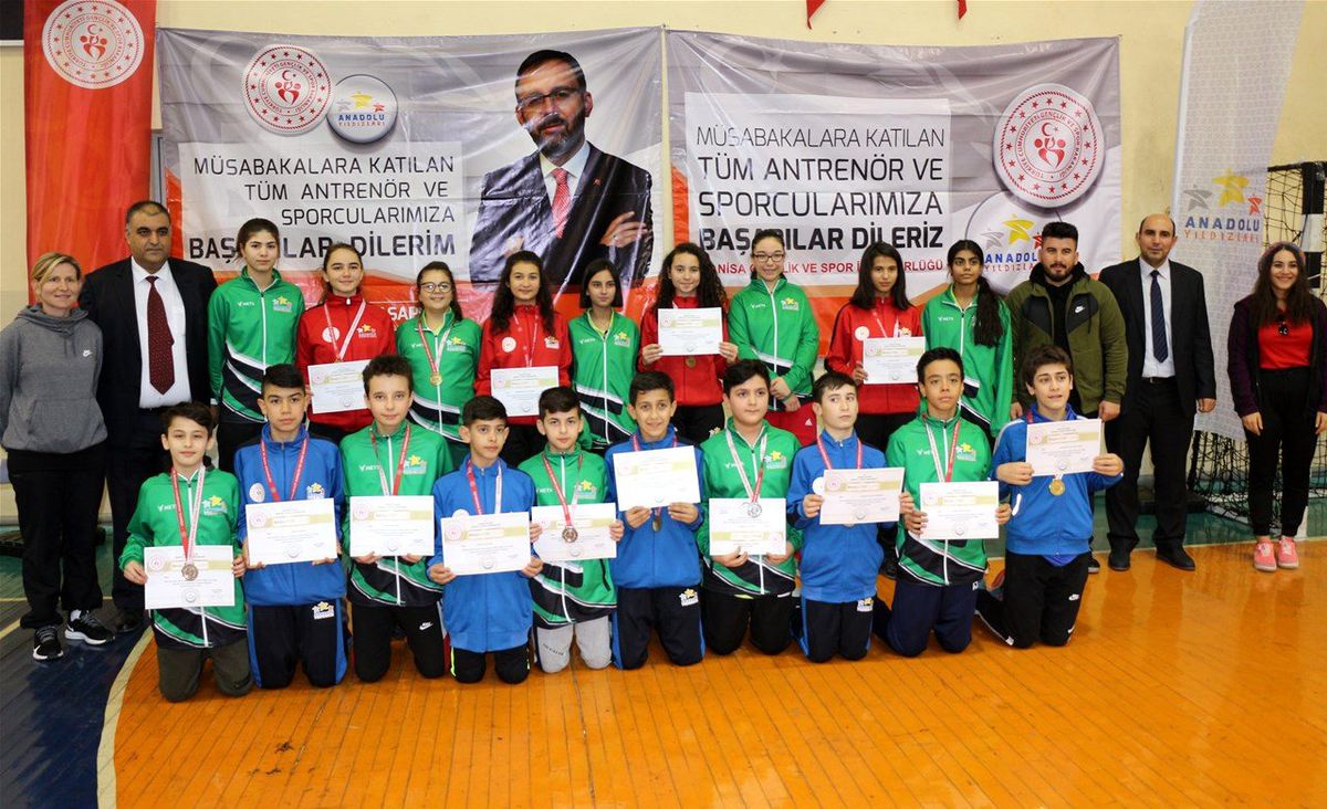 Badminton\'da Manisa Başarısı