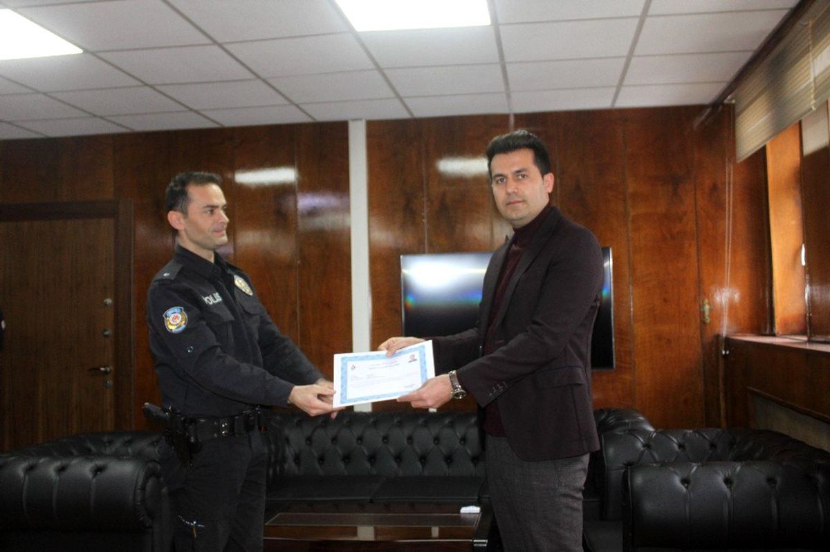 Bulanık\'ta başarılı polislere \'üstün başarı belgesi\'