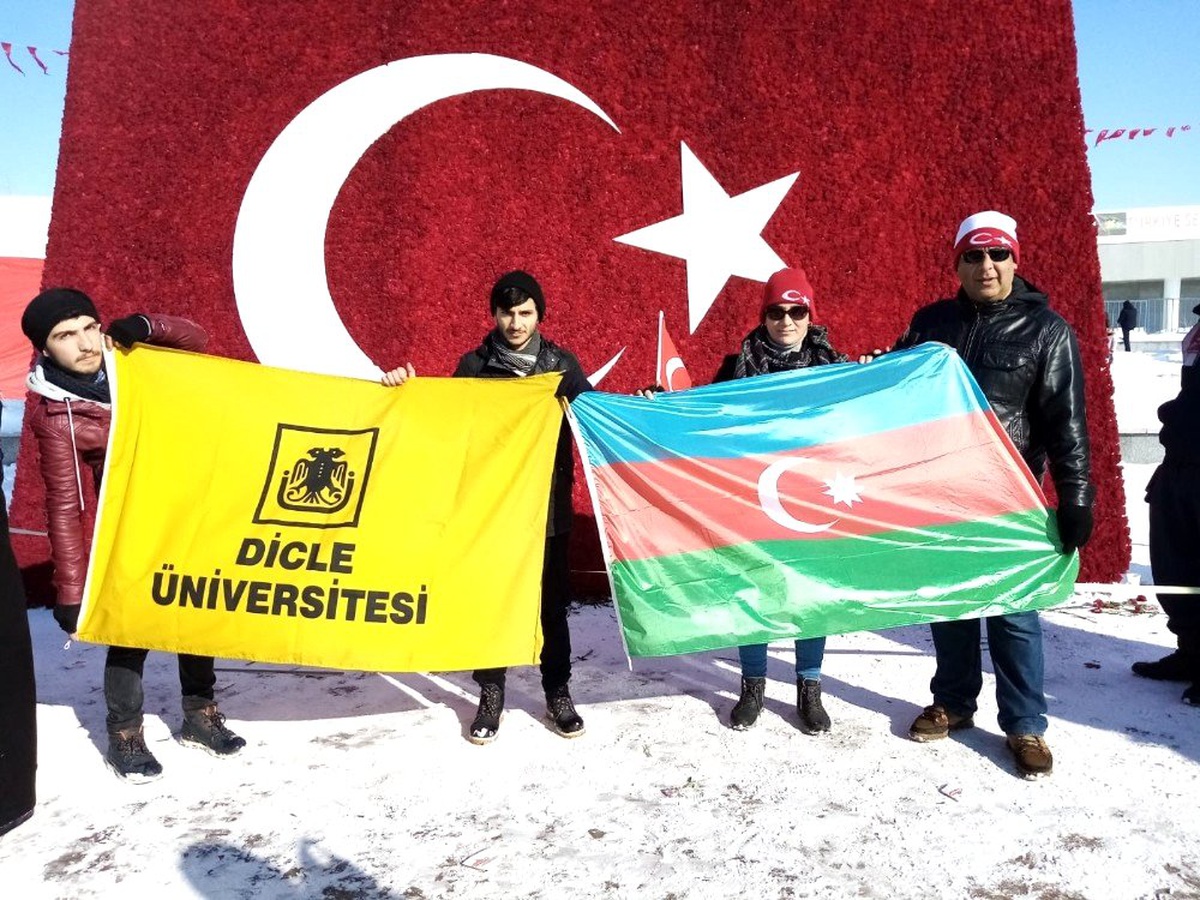 DÜ Kum Sanatı ve Sosyal Faaliyetler Kulübü Sarıkamış şehitlerini anma yürüyüşüne katıldı