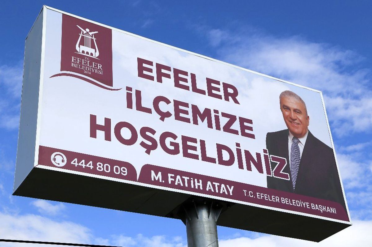 Efeler misafirleri "Hoşgeldiniz" totemiyle karşılıyor