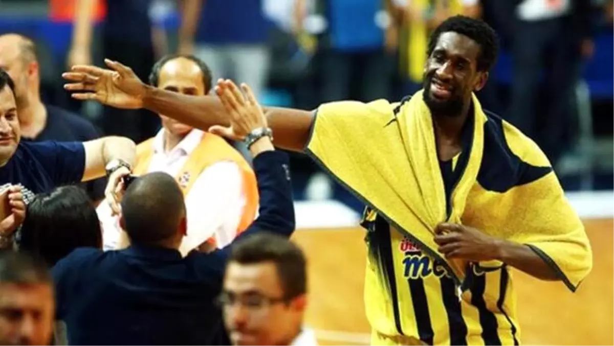 Ekpe Udoh, Fenerbahçe taraftarlarını heyecanlandırdı! Transfer mi oluyor?