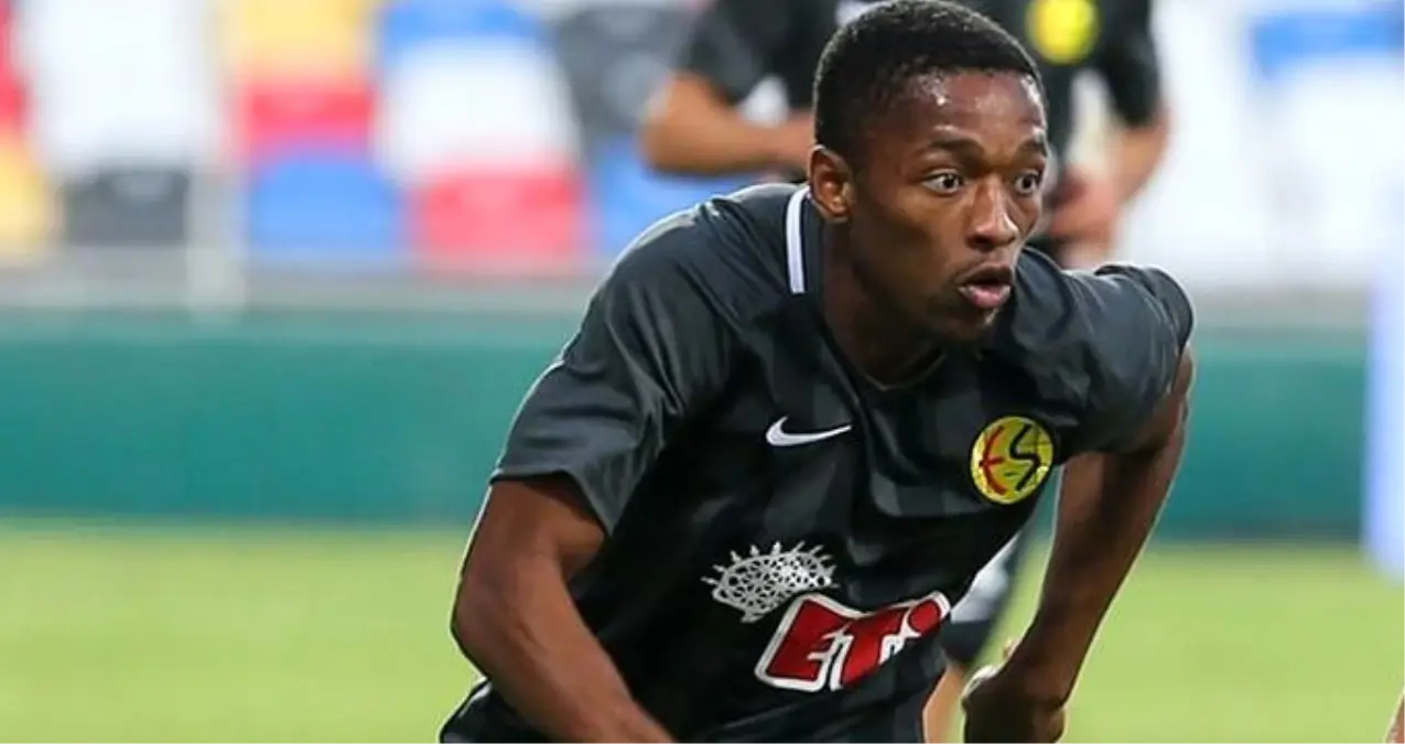 Eskişehirspor\'da Jesse Sekidika bilmecesi: Sözleşmesini tek taraflı feshetti