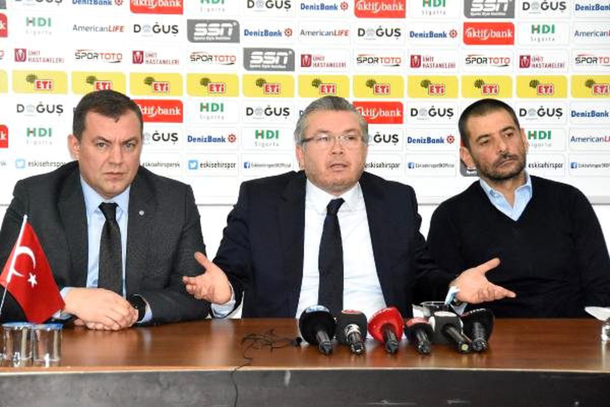 Eskişehirspor\'da Jesse Sekidika sözleşmesini feshetti