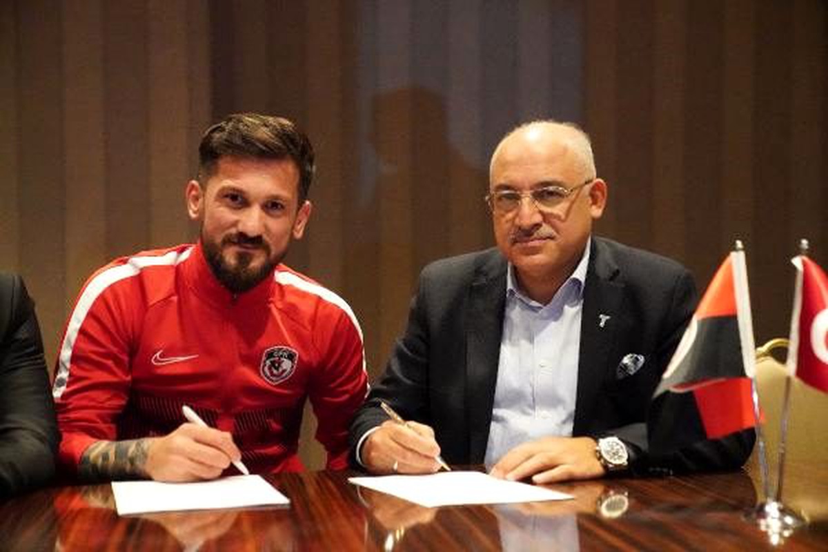 Gaziantep FK\'da iki futbolcunun sözleşmesi uzatıldı