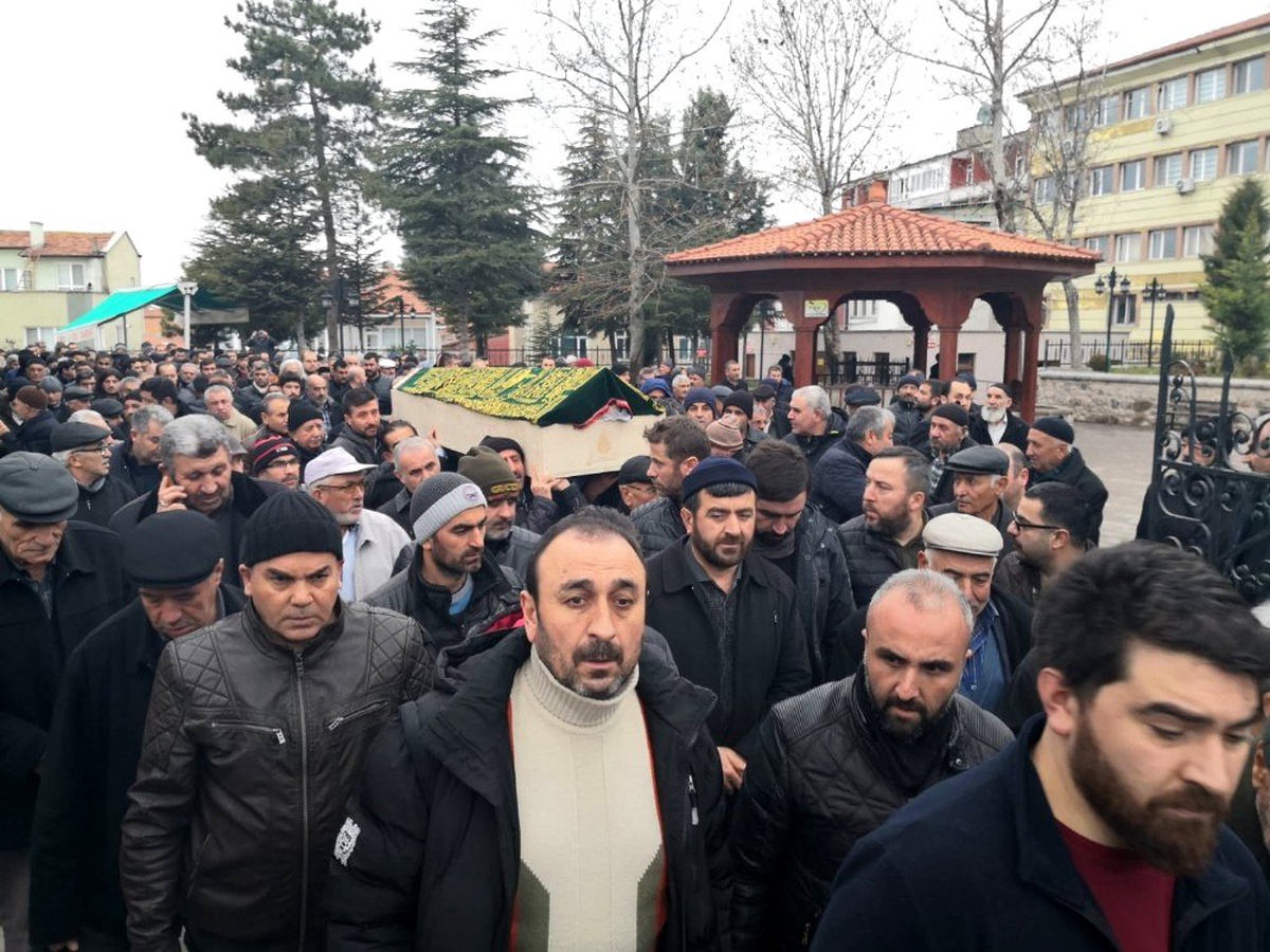 Genç yaşta kalbine yenik düştü