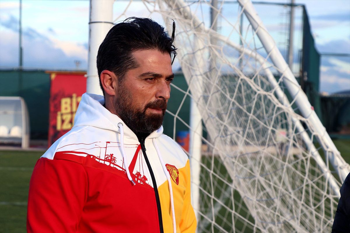 Göztepe\'de Eren Derdiyok, Yasin Öztekin ve Veli Çetin Antalya\'ya götürülmeyecek