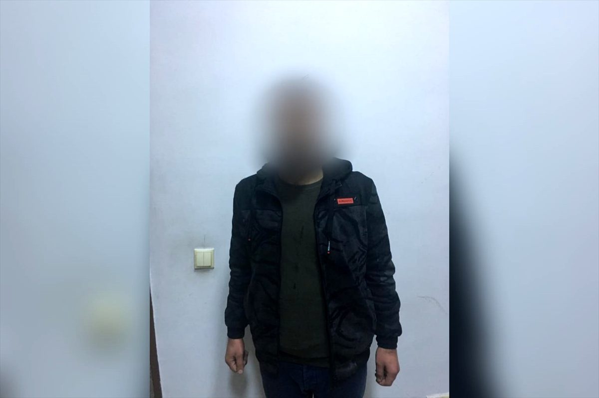 Jandarmanın ikna ettiği sorumlu düzeydeki PKK\'lı terörist teslim oldu