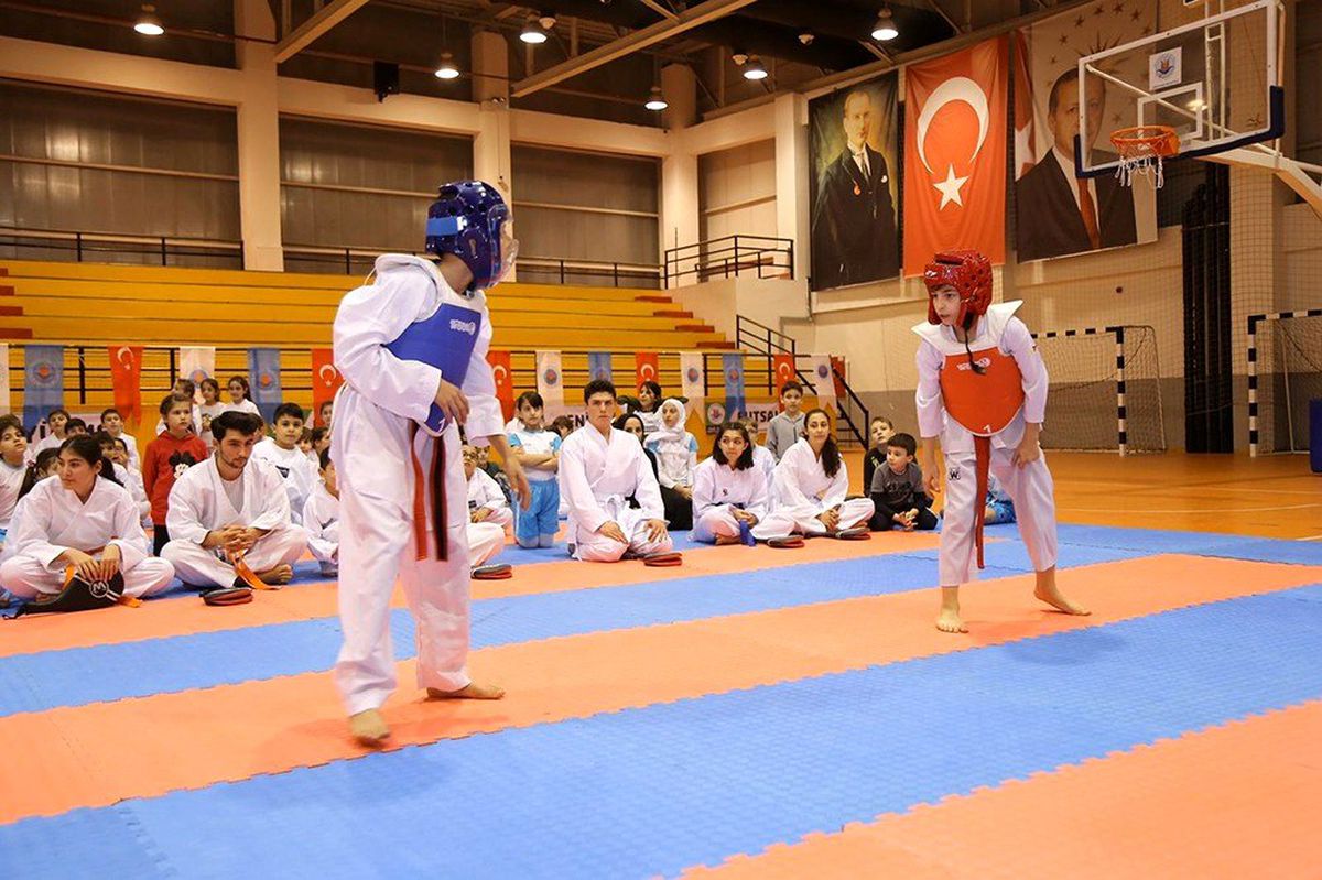 Kâğıthane\'de 200\'e yakın çocuk kuşak atladı