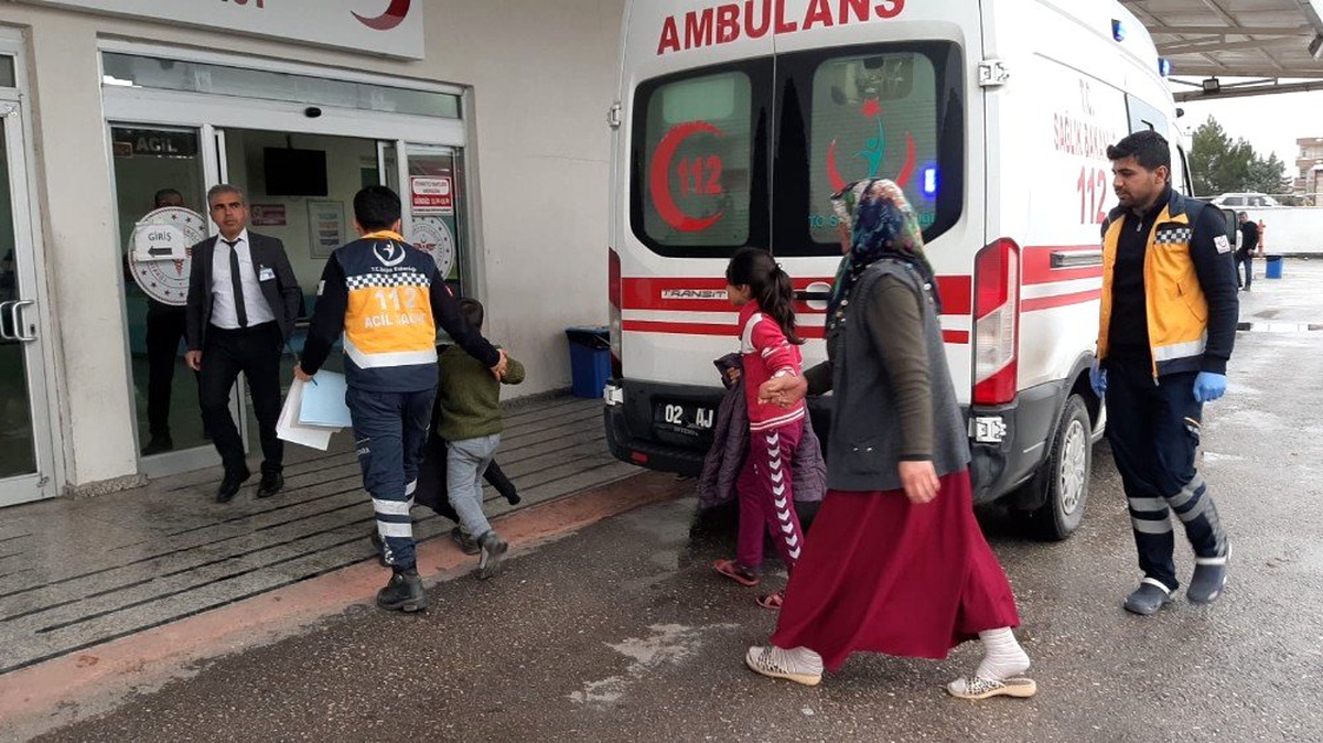Karbonmonoksit gazından etkilenen 4 kişi hastaneye kaldırıldı