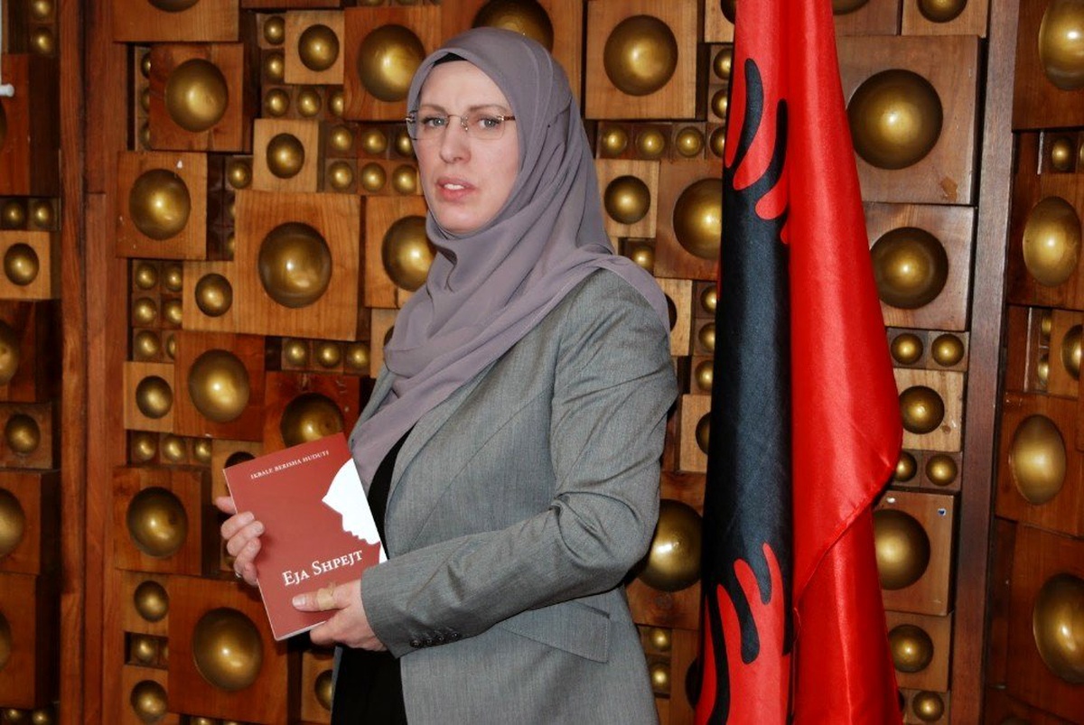 Kosova\'da İran destekçisi kadın gözaltına alındı