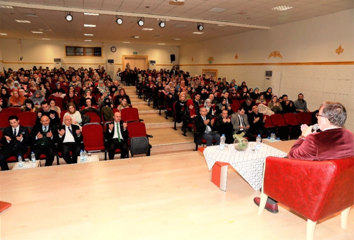 Mustafa Karataş\'tan \'dini değerler\' konferansı