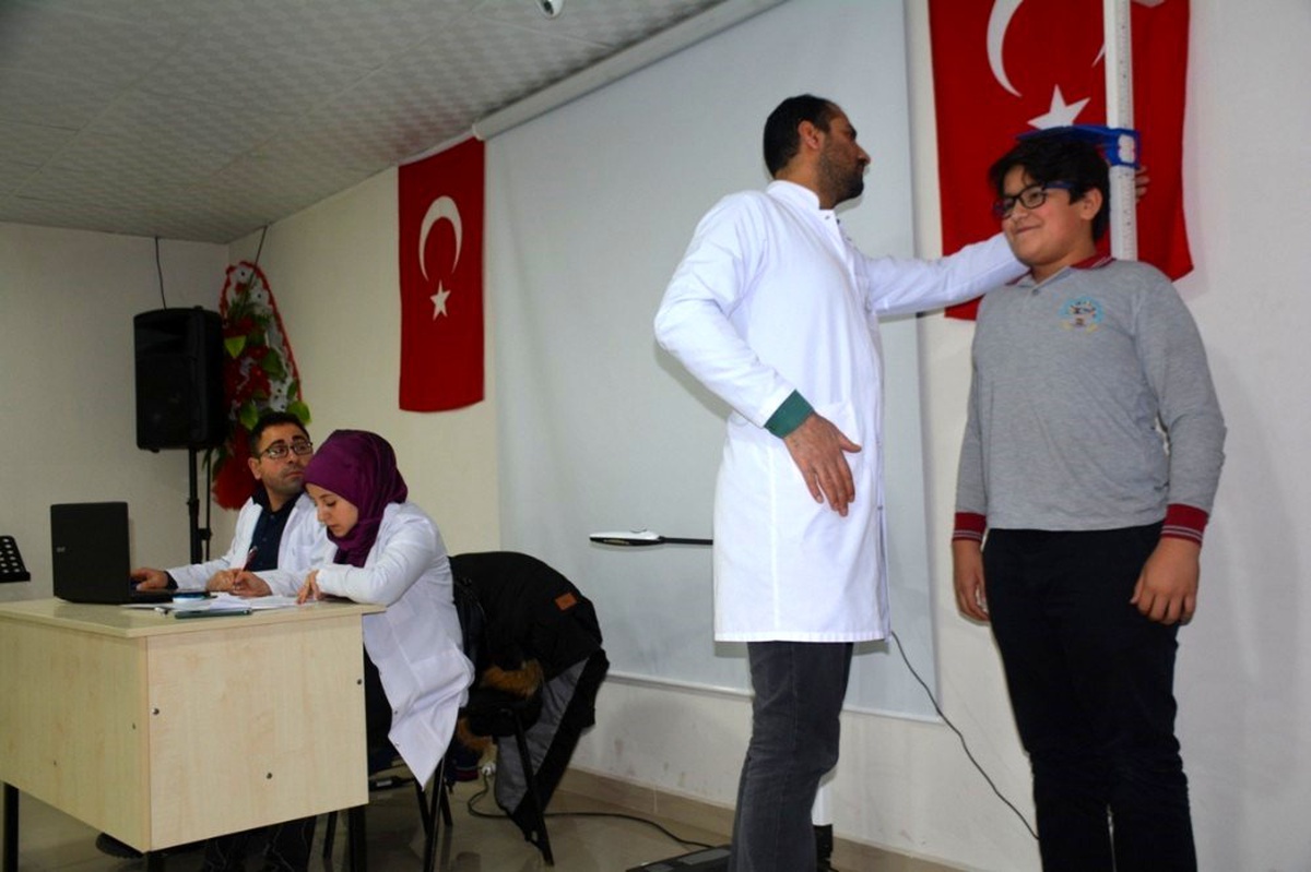 Öğrencilerin boy, kilo, yağ ve şeker ölçümleri yapıldı