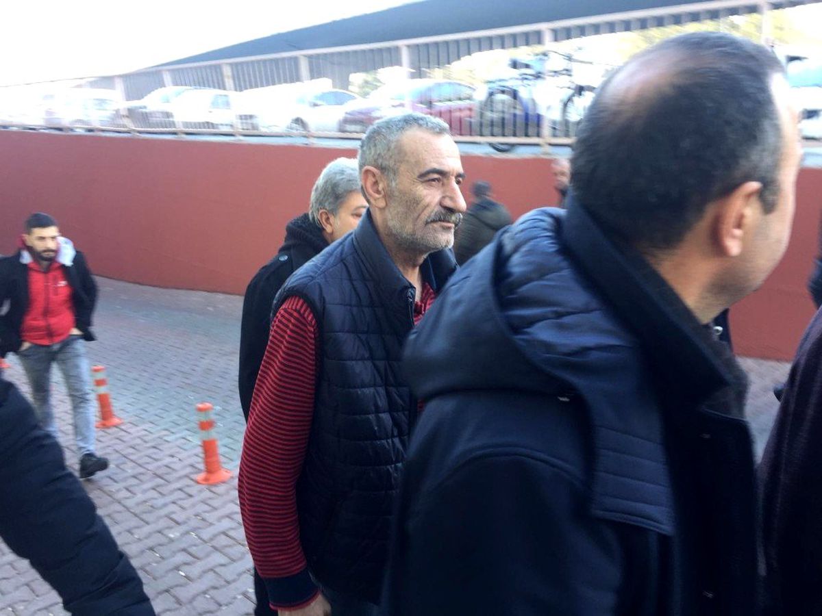 Polisin, eylem yapan kamyoncuya yardım ettiği görüntüleri \'darp\' diye yayınlayan şahıs adliyeye...