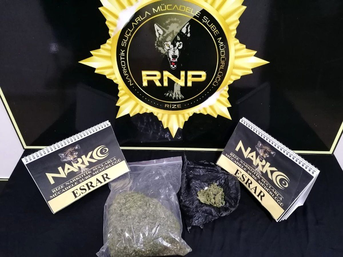 Rize\'de 105 gram esrar ele geçirildi