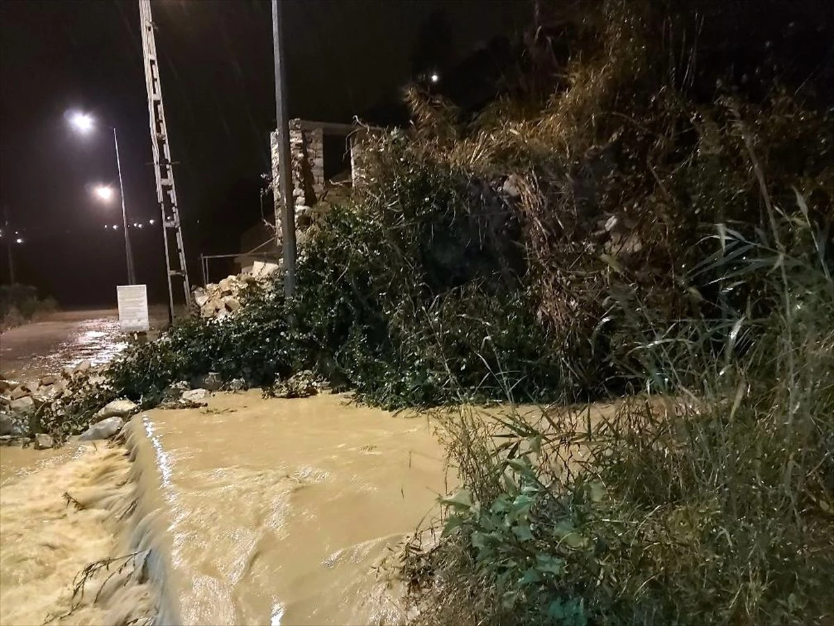 Sinop\'ta şiddetli yağış su baskınlarına neden oldu