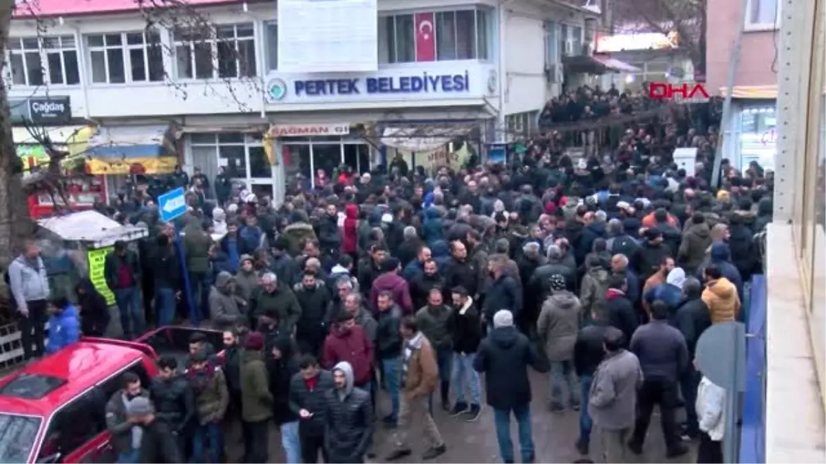 Tunceli\'de çok sayıda erkek çocuğa cinsel istismarda bulunan 3 kişi yakalandı, halk sokağa döküldü