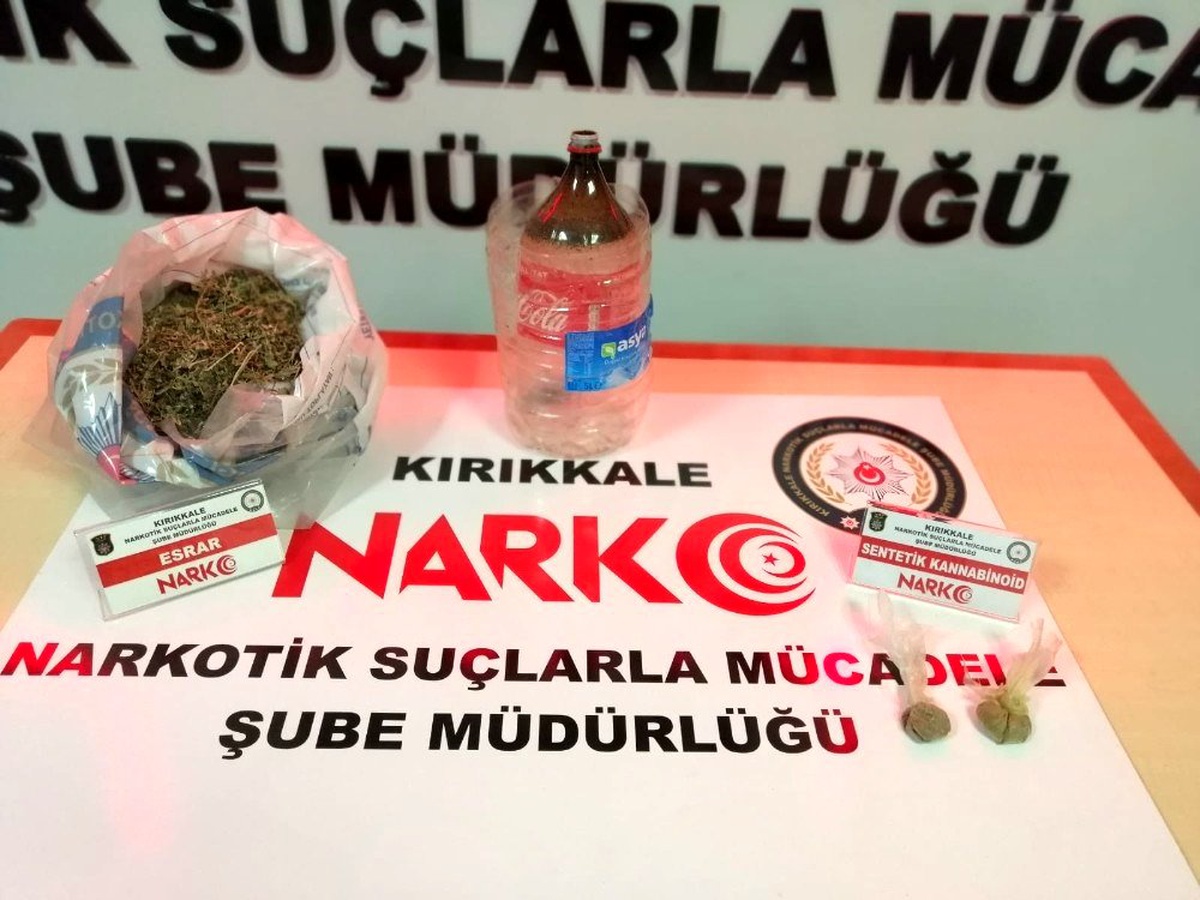 Uyuşturucu maddeyi çatı katına zulaladılar