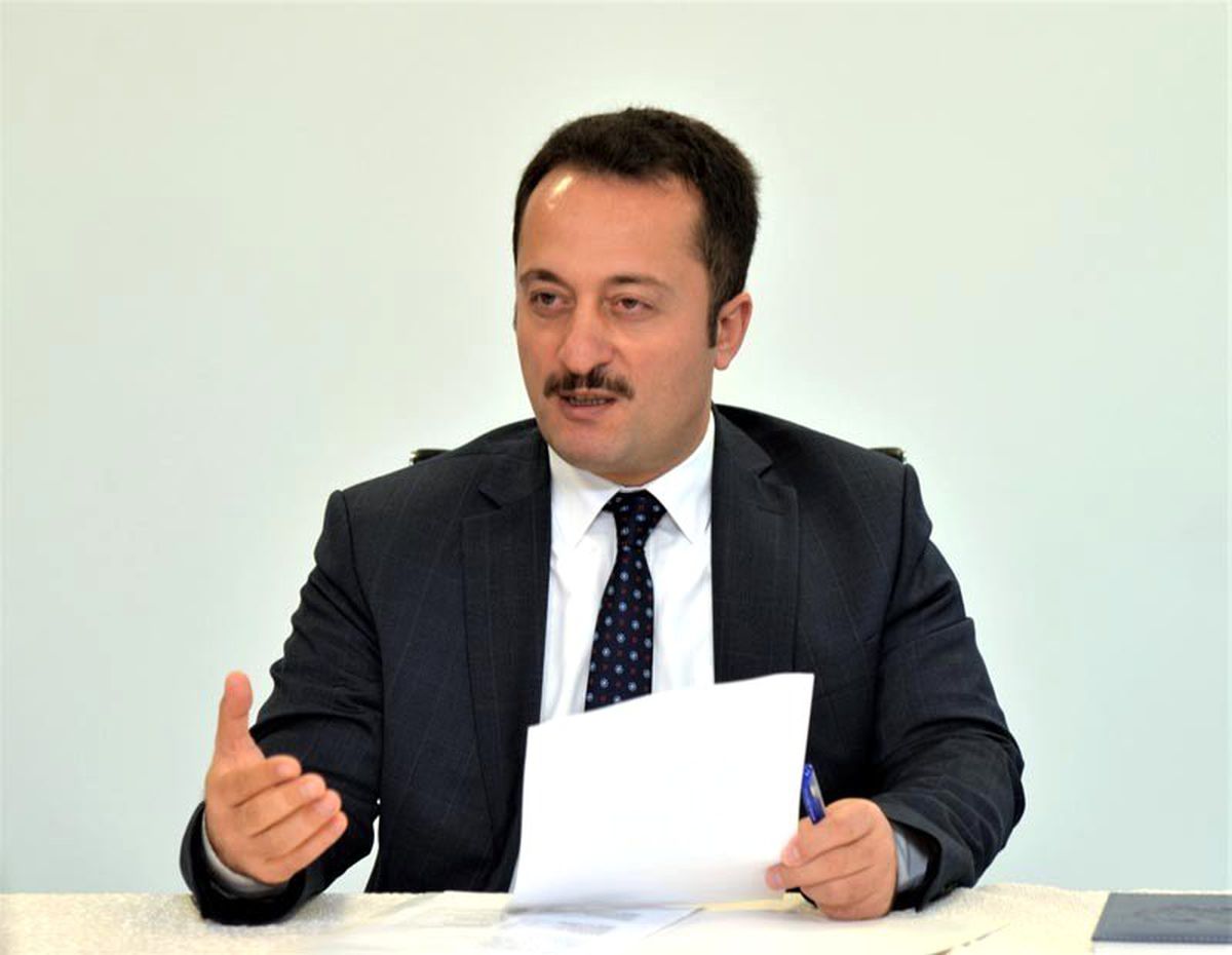 Vali Şentürk, şube müdürleri ve antrenörlerle bir araya geldi