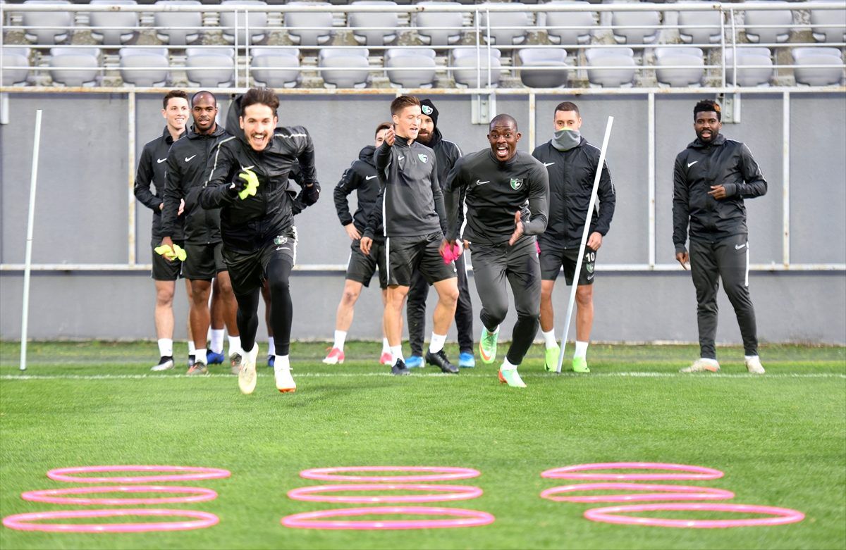 Yukatel Denizlispor\'un Antalya kampı